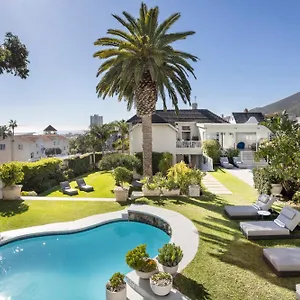 The Clarendon - Fresnaye Guest house